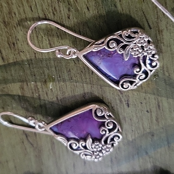 Nicely Matched Set - Picture 2 of 12